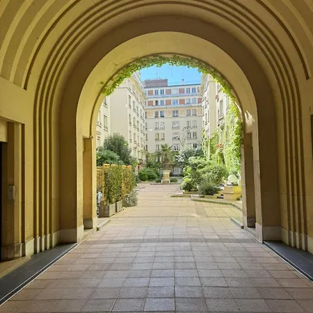 Tour Eiffel - Invalides - Apartment *